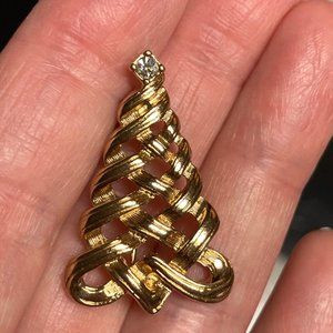 Vintage Avon Gold Tone Christmas Tree  Brooch Pin
